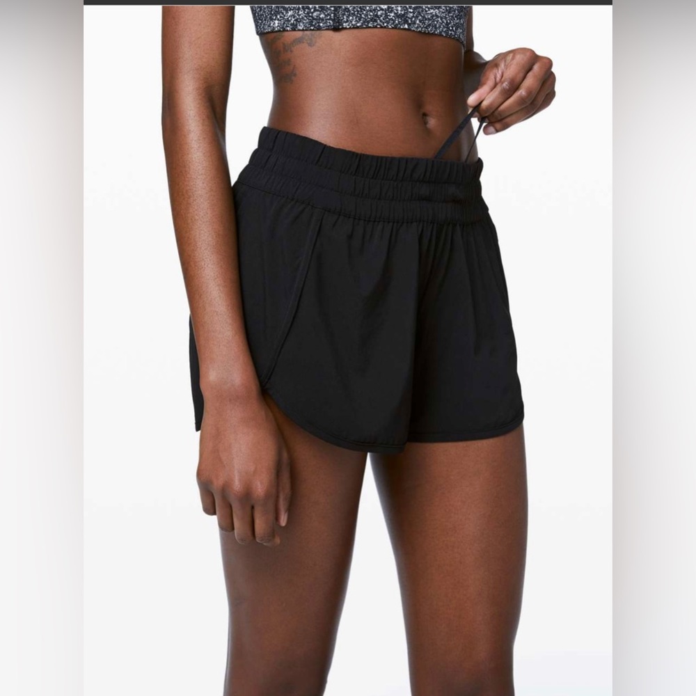 Lululemon Tracker Short V *4" size 2